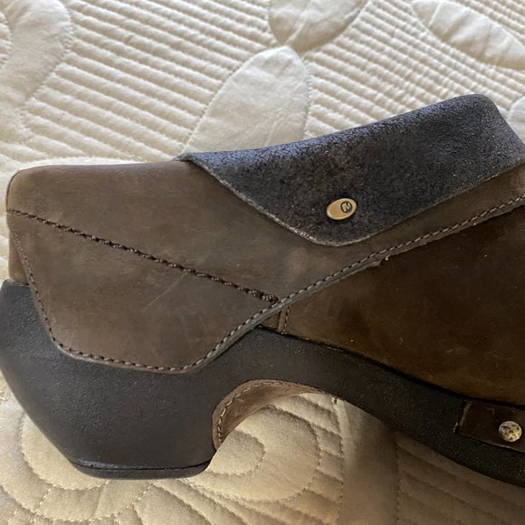 Lk New~ Merrell studded Suede Brown Mules-9 1/2 - Picture 6 of 13